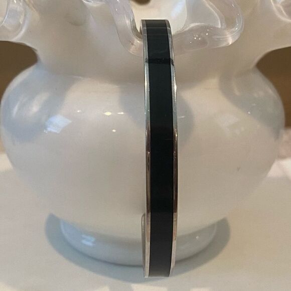 RUSTIC CUFF BLACK W/SILVER TRIM BRACELET. Inscribed “Courage” on inside. EUC! - Picture 5 of 8